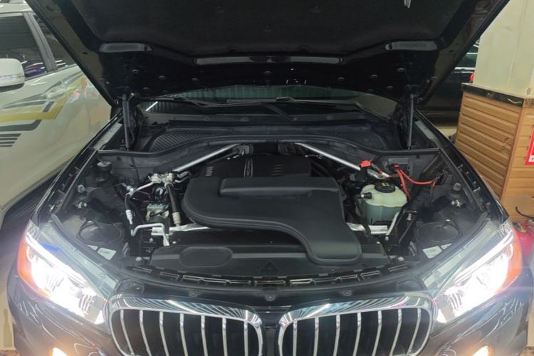 Used BMW X5 2017 xDrive28i Engine Bay