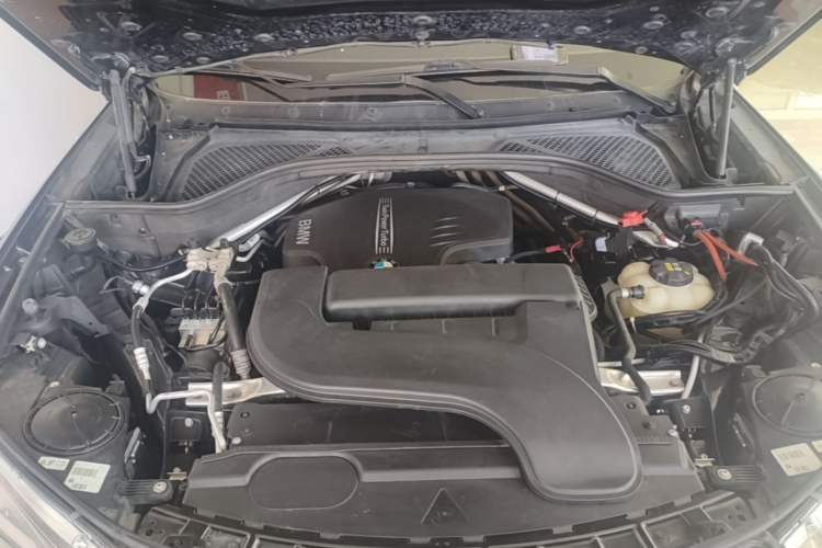 Used BMW X5 2017 xDrive28i Engine Bay
