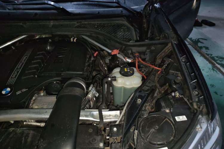 Used BMW X5 2017 xDrive35i M Sport Edition Engine Bay Left