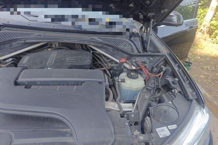 Used BMW X5 2017 xDrive28i Engine Bay Left