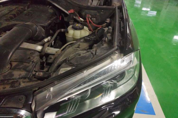 Used BMW X5 2017 xDrive35i Elegant Edition Engine Bay Left