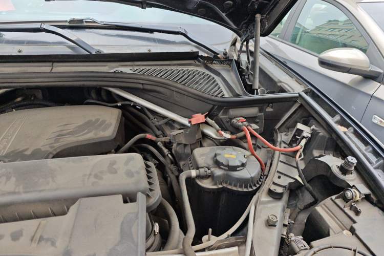 Used BMW X5 2017 xDrive28i Engine Bay Left