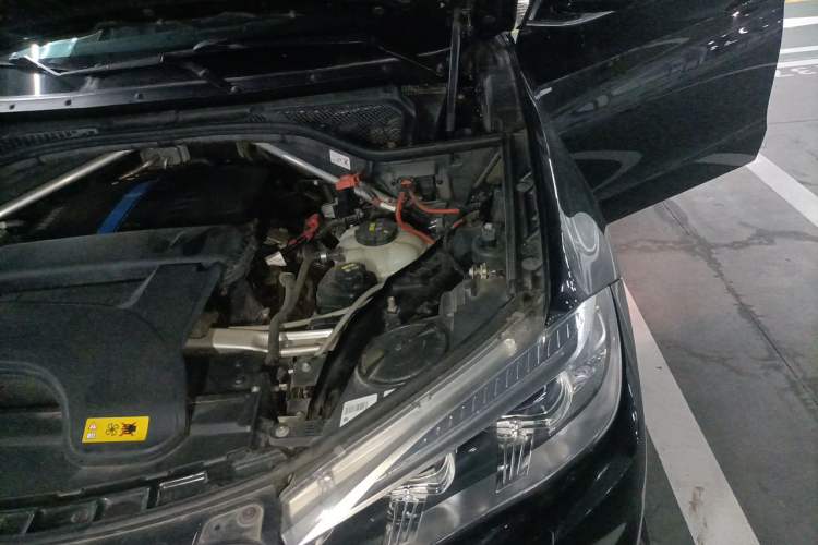 Used BMW X5  Engine Bay Left