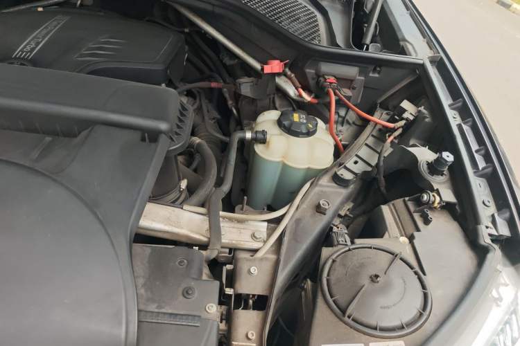 Used BMW X5 2017 xDrive28i Engine Bay Left