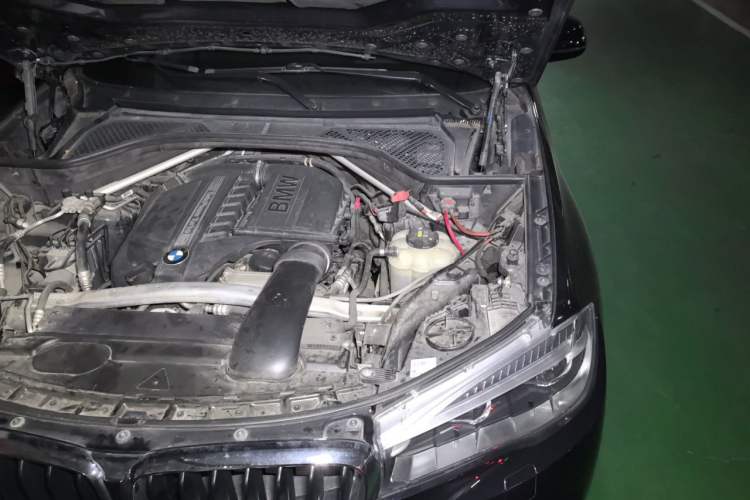 Used BMW X5 2017 xDrive35i M Sport Edition Engine Bay Left