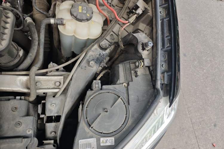 Used BMW X5 2017 xDrive28i Engine Bay Left