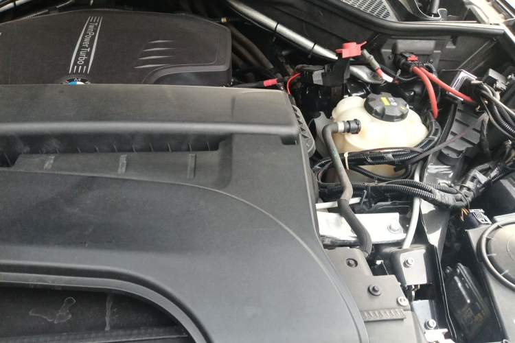 Used BMW X5 2017 xDrive28i Engine Bay Left
