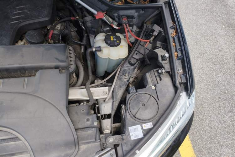 Used BMW X5 2017 xDrive28i Engine Bay Left