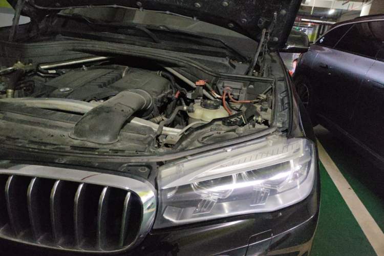 Used BMW X5 2017 xDrive35i Elegant Edition Engine Bay Left