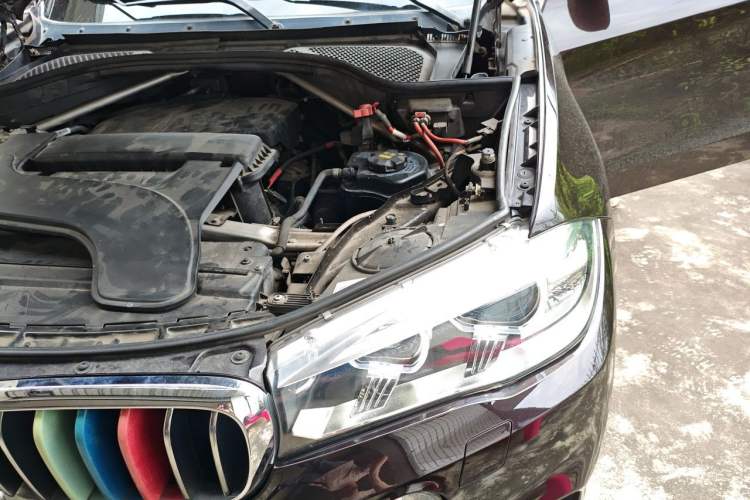Used BMW X5 2017 xDrive28i Engine Bay Left