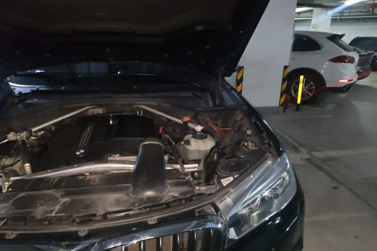 Used BMW X5  Engine Bay Left