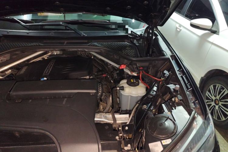 Used BMW X5 2017 xDrive28i Engine Bay Left