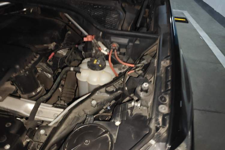 Used BMW X5 2017 xDrive28i Engine Bay Left
