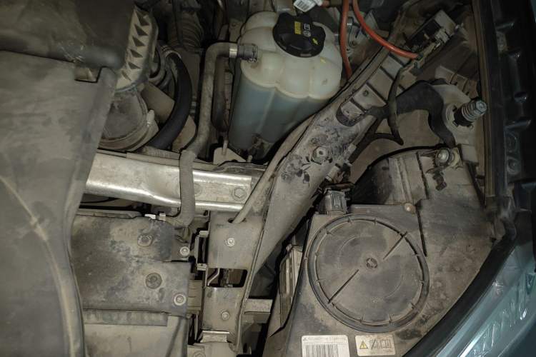 Used BMW X5 2017 xDrive28i Engine Bay Left