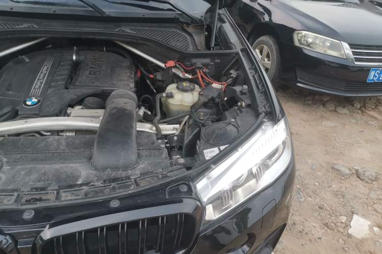 Used BMW X5 2017 xDrive35i Elegant Edition Engine Bay Left