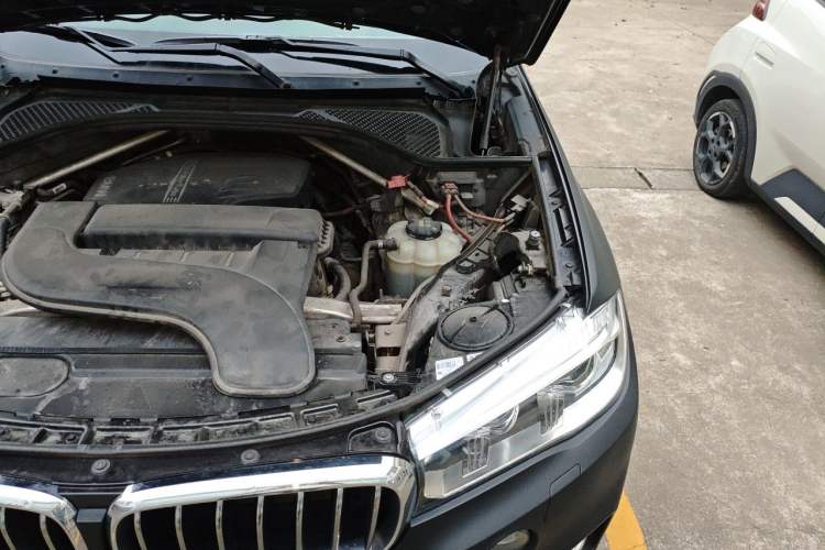 Used BMW X5 2017 xDrive28i Engine Bay Left
