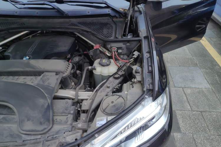 Used BMW X5 2017 xDrive28i Engine Bay Left