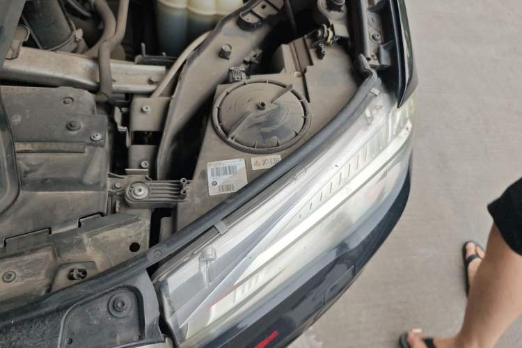 Used BMW X5 2017 xDrive28i Engine Bay Left