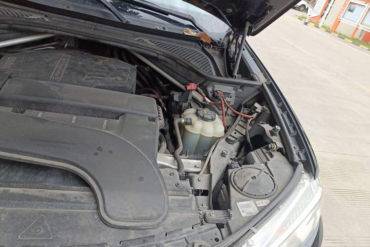 Used BMW X5 2017 xDrive28i Engine Bay Left