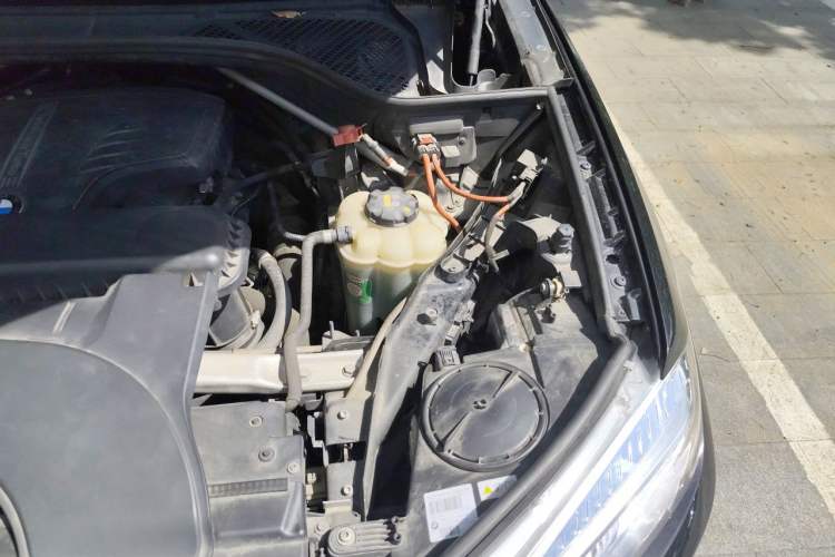 Used BMW X5 2017 xDrive28i Engine Bay Left