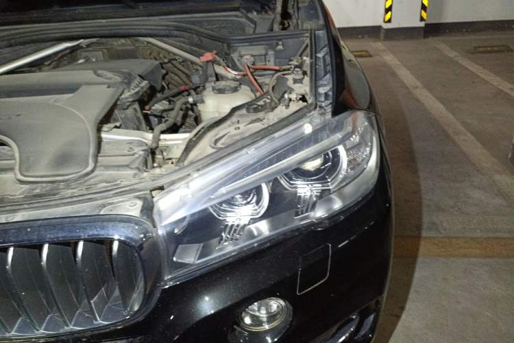 Used BMW X5 2017 xDrive28i Engine Bay Left