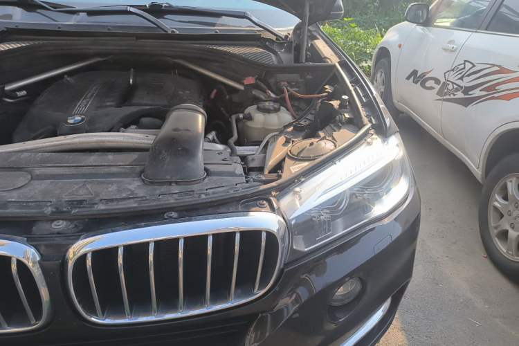 Used BMW X5 2017 xDrive35i Elegant Edition Engine Bay Left
