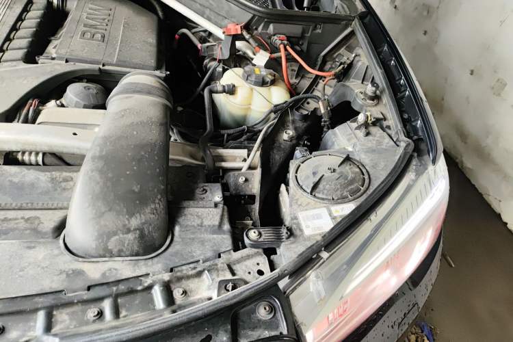 Used BMW X5 2017 xDrive35i M Sport Edition Engine Bay Left