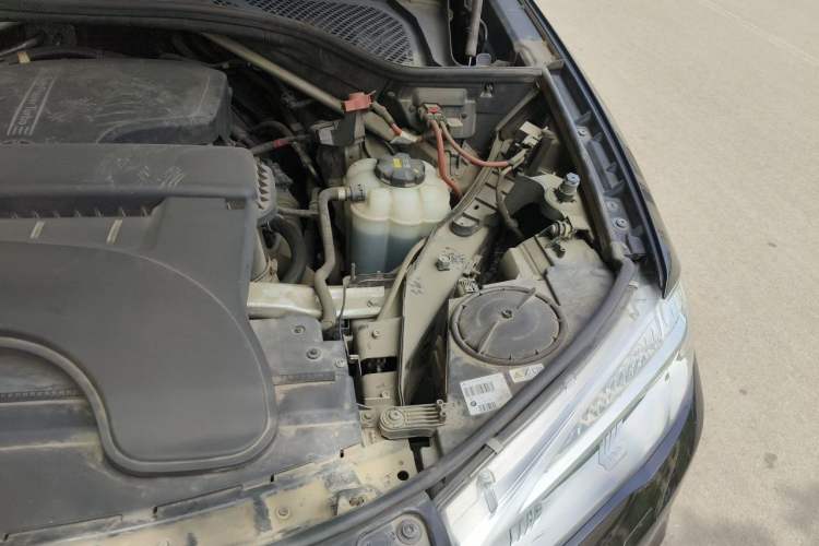 Used BMW X5 2017 xDrive28i Engine Bay Left