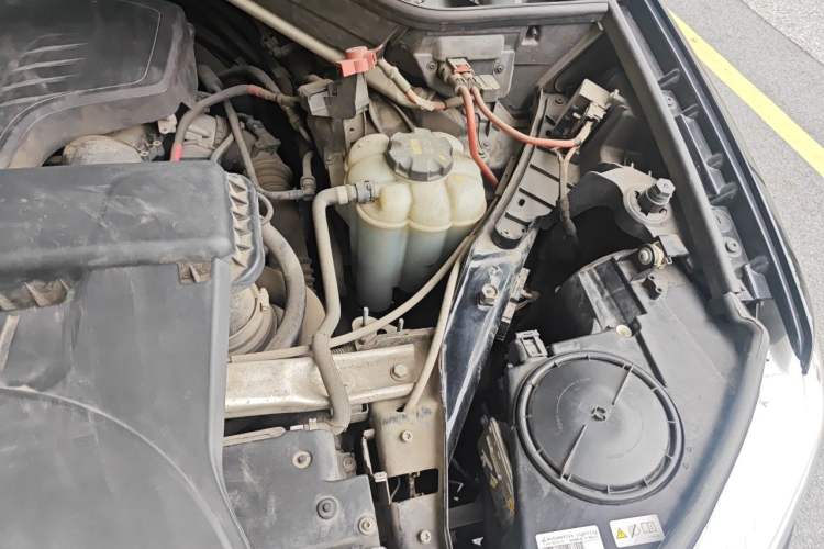 Used BMW X5 2017 xDrive28i Engine Bay Left