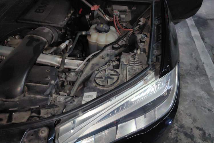 Used BMW X5 2017 xDrive35i M Sport Edition Engine Bay Left
