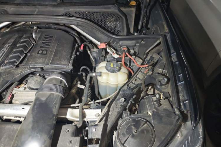 Used BMW X5 2017 xDrive35i M Sport Edition Engine Bay Left