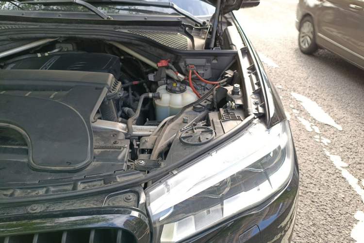 Used BMW X5 2017 xDrive28i Engine Bay Left