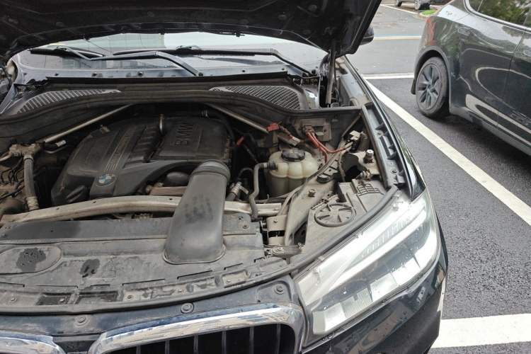 Used BMW X5 2017 xDrive35i Elegant Edition Engine Bay Left