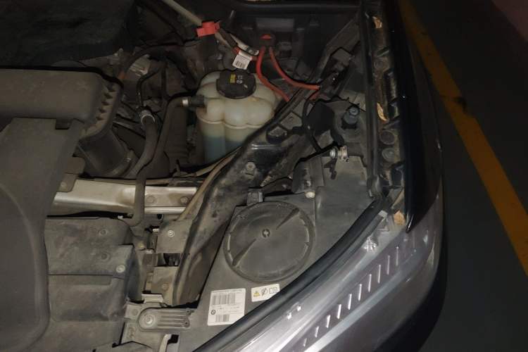 Used BMW X5 2017 xDrive28i Engine Bay Left