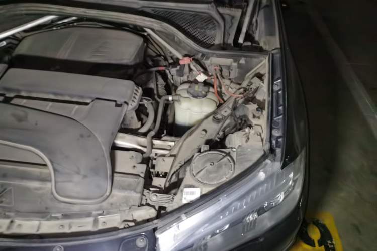 Used BMW X5 2017 xDrive28i Engine Bay Left