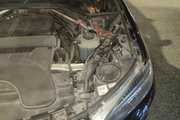 Used BMW X5 2017 xDrive28i Engine Bay Left