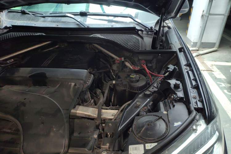 Used BMW X5 2017 xDrive28i Engine Bay Left