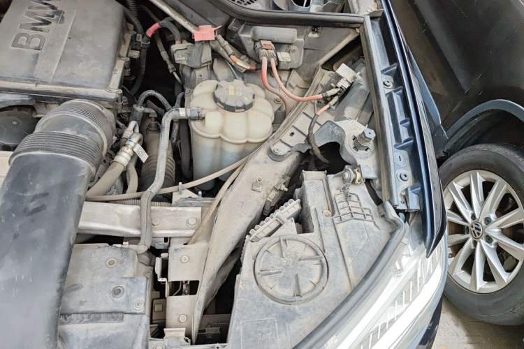 Used BMW X5 2017 xDrive35i M Sport Edition Engine Bay Left