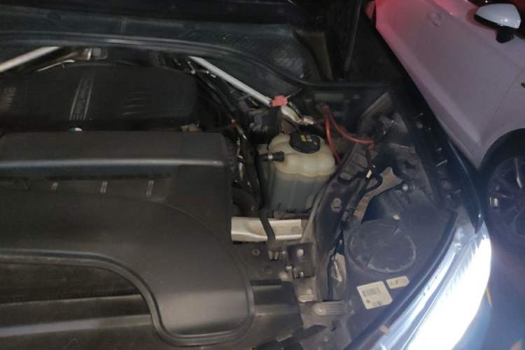 Used BMW X5 2017 xDrive28i Engine Bay Left