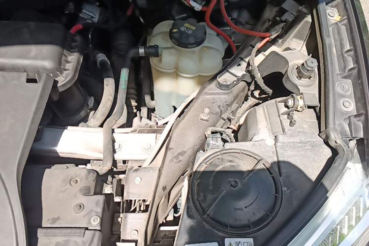 Used BMW X5 2017 xDrive28i Engine Bay Left