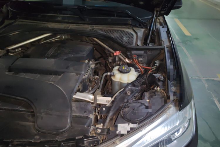 Used BMW X5 2017 xDrive28i Engine Bay Left