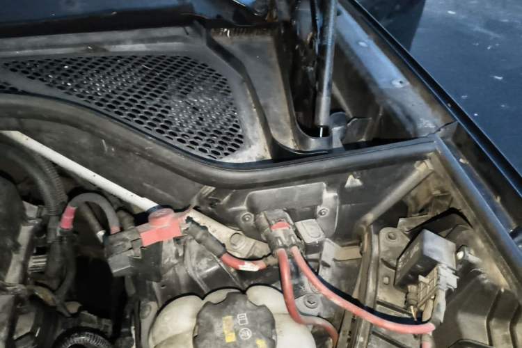 Used BMW X5 2017 xDrive35i Middle East Engine Bay Left