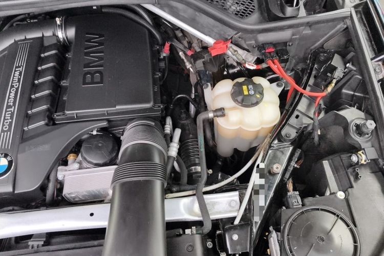 Used BMW X5  Engine Bay Left