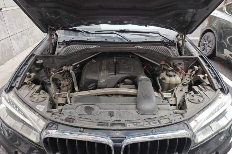 Used BMW X5 2017 xDrive35i Elegant Edition Engine Bay