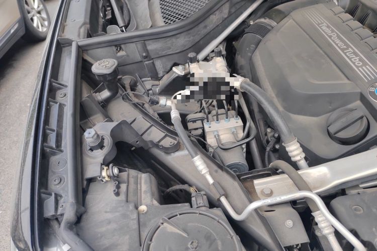 Used BMW X5 2017 xDrive35i Elegant Edition Engine Bay Right