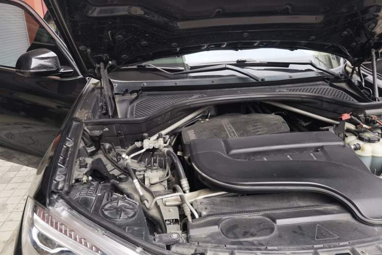 Used BMW X5 2017 xDrive28i Engine Bay Right