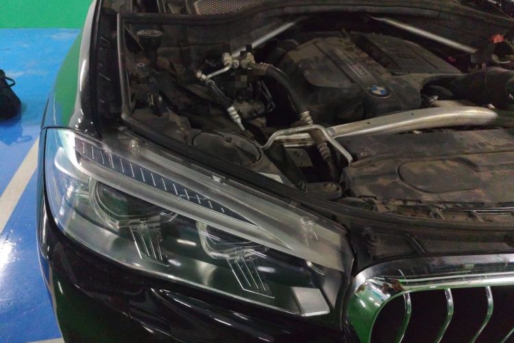 Used BMW X5 2017 xDrive35i Elegant Edition Engine Bay Right