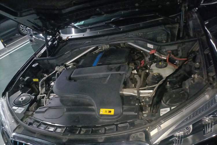 Used BMW X5  Engine Bay Right