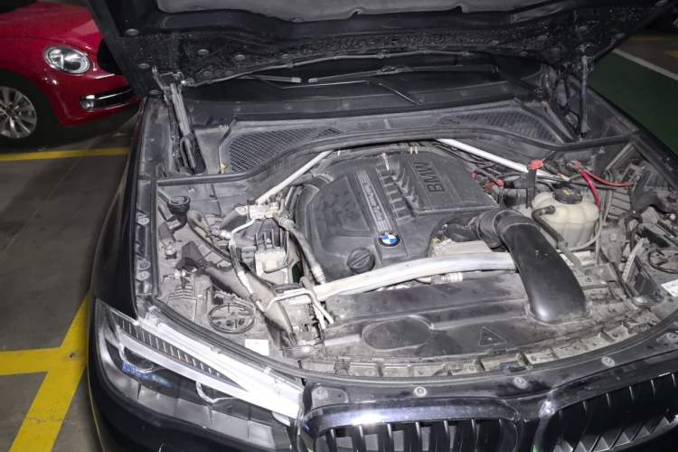Used BMW X5 2017 xDrive35i M Sport Edition Engine Bay Right
