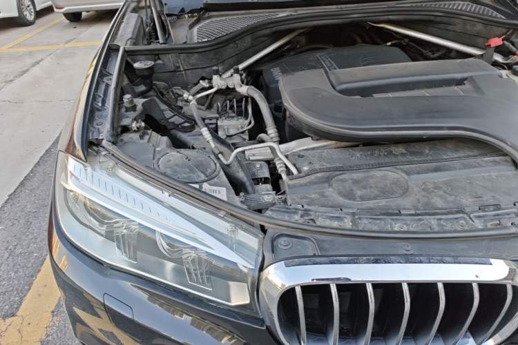 Used BMW X5 2017 xDrive28i Engine Bay Right